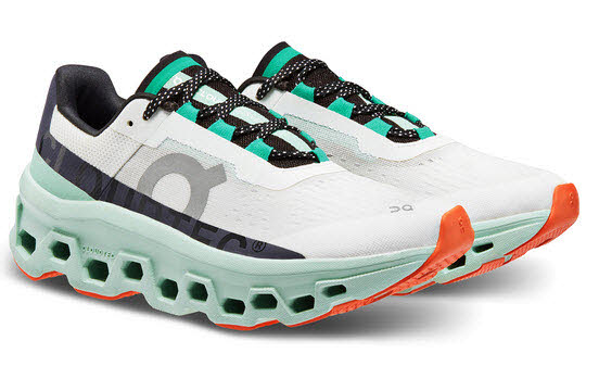 On CLOUDMONSTER Damen Laufschuh